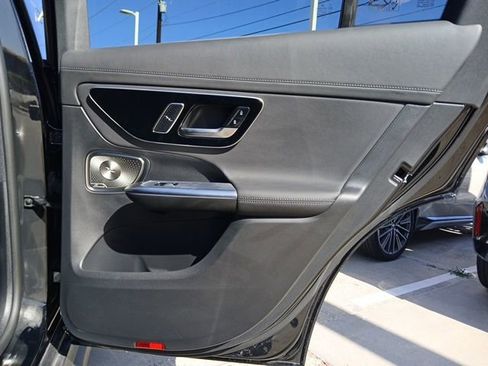 Used 2025 Mercedes-Benz GLC 350e 4MATIC image 11
