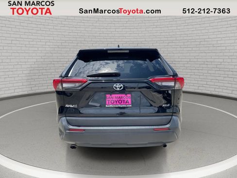 Used 2022 Toyota RAV4 XLE Premium FWD image 5