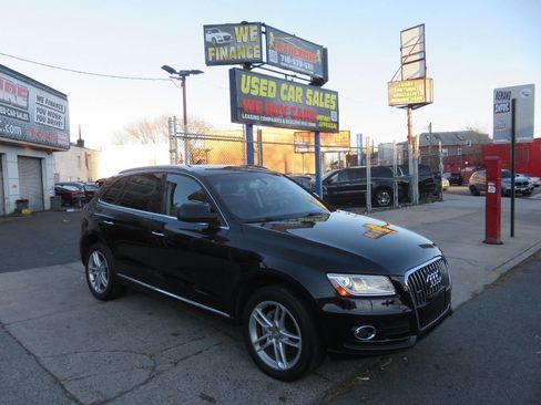 Used 2017 Audi Q5 2.0T Premium Plus w/ Technology Package image 3