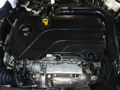 Used 2024 Chevrolet Malibu LT image 30