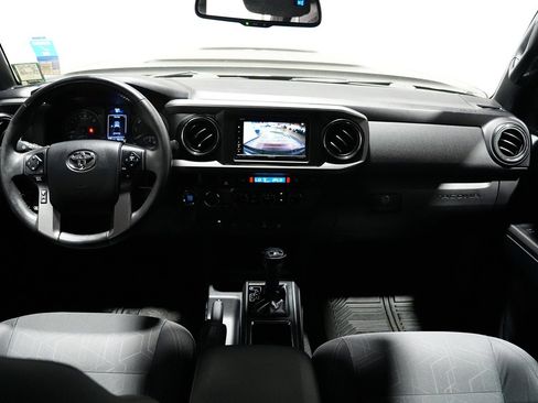 Used 2017 Toyota Tacoma TRD Sport w/ Premium & Technology Package image 20