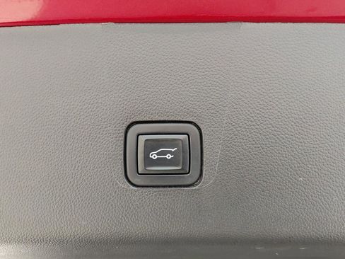 Used 2022 Chevrolet Traverse High Country image 24