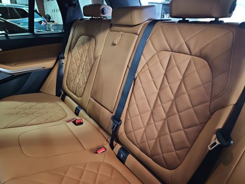 New 2026 BMW X5 xDrive50e w/ Executive Package image 16