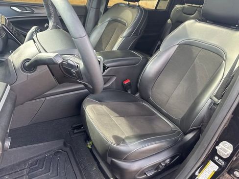 Used 2023 Jeep Grand Cherokee L Laredo image 12