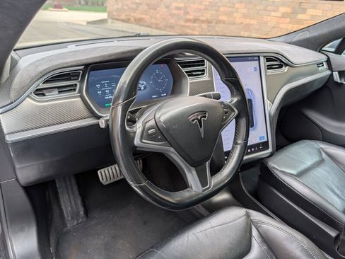 Used 2015 Tesla Model S Performance image 24