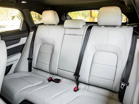 New 2026 Jaguar F-PACE R-Dynamic S image 20