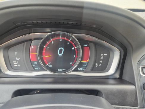 Used 2015 Volvo XC60 T5 Platinum image 38