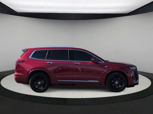 Used 2024 Cadillac XT6 Premium Luxury w/ Technology Package AWD/4WD image 9