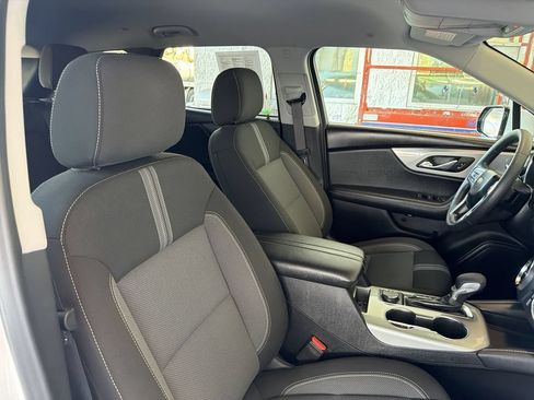 Certified 2025 Chevrolet Blazer LT FWD image 27