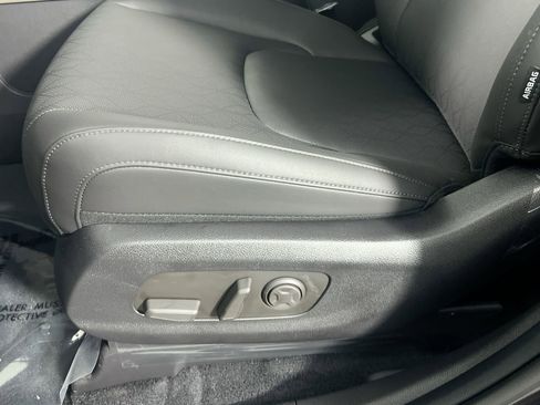 New 2026 Kia Carnival EX FWD image 15