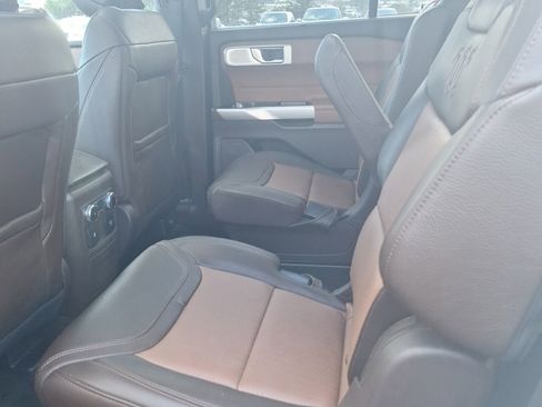 Used 2023 Ford Explorer King Ranch AWD/4WD image 18