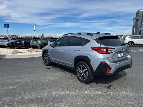 Used 2024 Subaru Crosstrek 2.0i Premium image 3