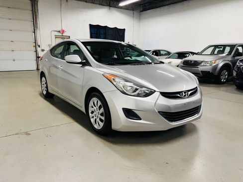 Used 2011 Hyundai Elantra GLS FWD image 4