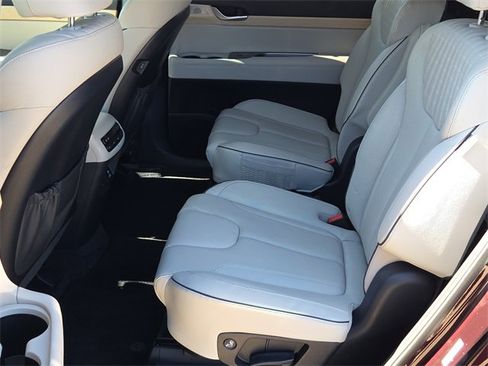 Used 2023 Hyundai Palisade Limited w/ Cargo Package image 15