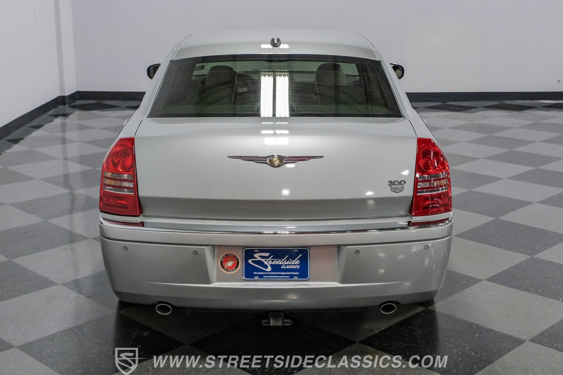 Used 2005 Chrysler 300 C w/ Navigation & Sound Group II RWD image 34