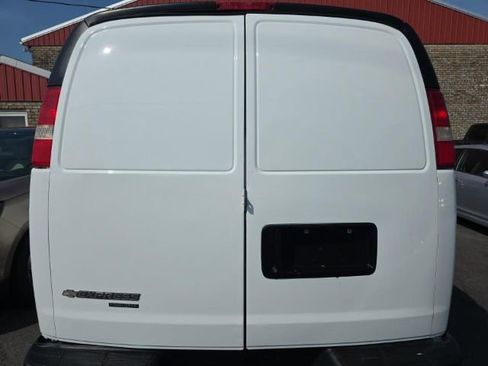 Used 2014 Chevrolet Express 2500 RWD image 4