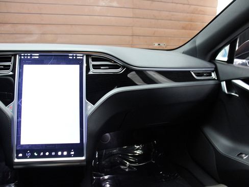 Used 2018 Tesla Model S 75D image 41