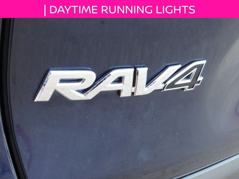 Used 2021 Toyota RAV4 Limited image 13
