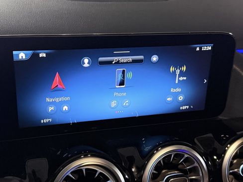 New 2025 Mercedes-Benz GLA 35 AMG 4MATIC image 17