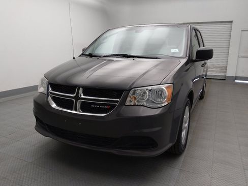 Used 2020 Dodge Grand Caravan SE w/ UConnect Hands-Free Group FWD image 15