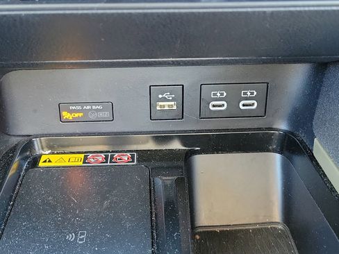 Used 2025 Toyota Camry LE image 25