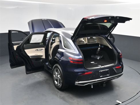 New 2026 Genesis GV70 2.5T Select image 15