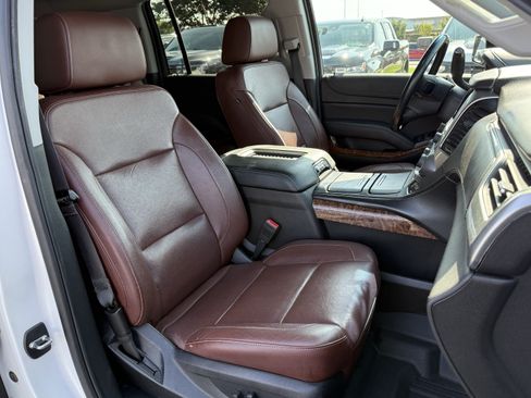 Used 2019 Chevrolet Suburban Premier w/ Premier Plus Edition RWD image 36