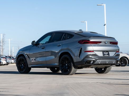 New 2026 BMW X6 xDrive40i w/ Climate Comfort Package image 3