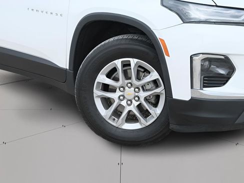 Used 2023 Chevrolet Traverse LS image 41