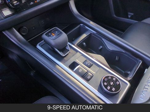 Used 2025 Nissan Pathfinder SL AWD/4WD image 20