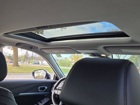 Certified 2025 Acura Integra image 10