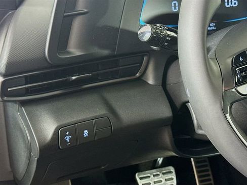 Certified 2025 Hyundai Elantra Sport FWD image 19