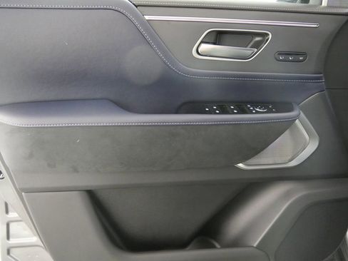 New 2026 INFINITI QX80 SPORT w/ Sport Exterior Package image 10