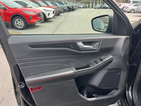 Used 2023 Ford Escape ST-Line image 9