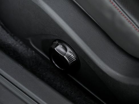 Used 2020 Nissan GT-R NISMO AWD/4WD image 24