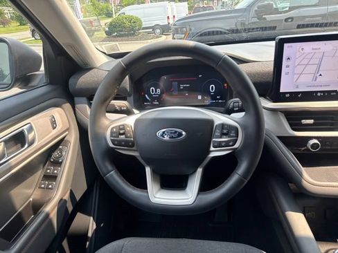 Used 2026 Ford Explorer Active AWD/4WD image 24