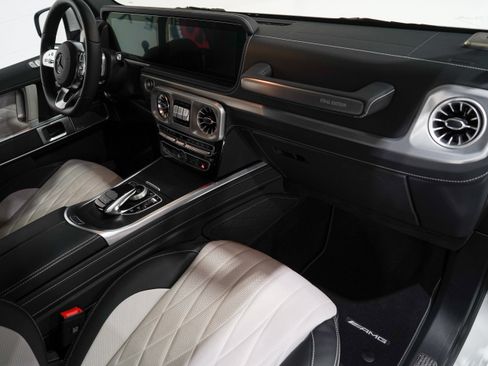 Used 2024 Mercedes-Benz G 550 image 17