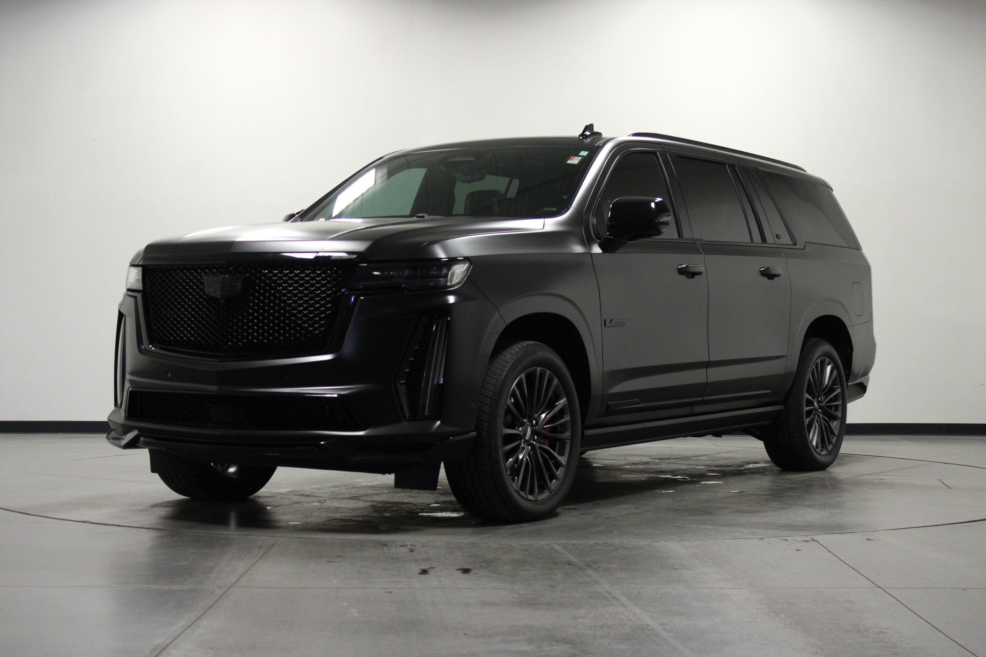 Used 2024 Cadillac Escalade ESV V AWD/4WD image 8