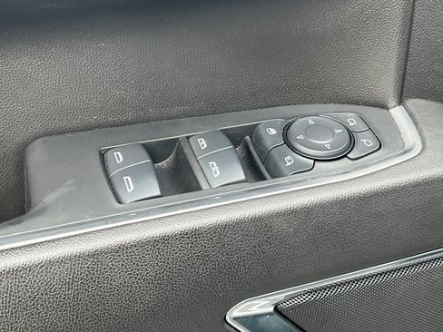 Used 2024 GMC Sierra 1500 SLT image 12