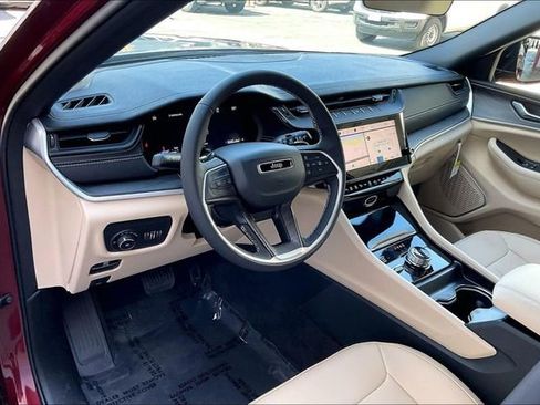 New 2026 Jeep Grand Cherokee L Limited w/ Limited Altitude Package AWD/4WD image 6
