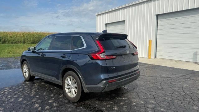 Used 2025 Honda CR-V EX image 3