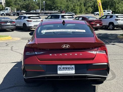 Used 2025 Hyundai Elantra SEL FWD image 4