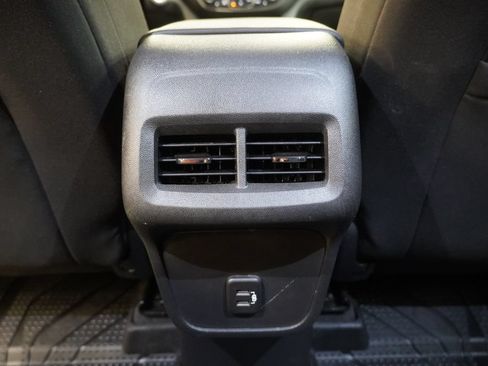 Used 2020 Chevrolet Equinox LT w/ Driver Convenience Package AWD/4WD image 31