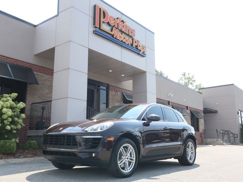 Used 2015 Porsche Macan S AWD/4WD image 33