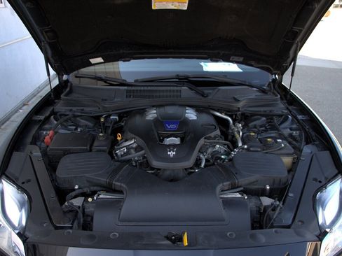 Used 2014 Maserati Quattroporte S Q4 image 38