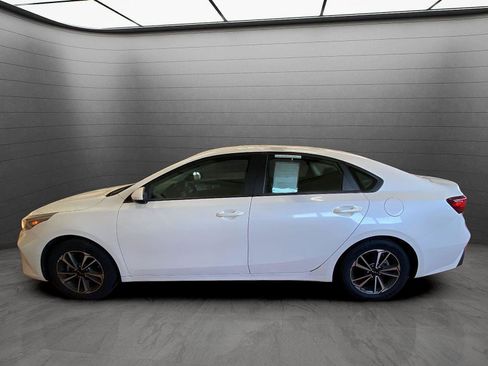 Used 2023 Kia Forte LXS image 3