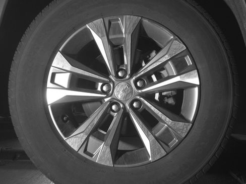 Used 2025 Chevrolet Equinox LT image 13