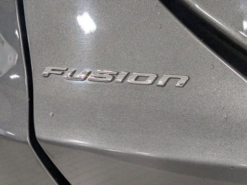 Used 2018 Ford Fusion SE w/ Fusion SE Technology Package image 13