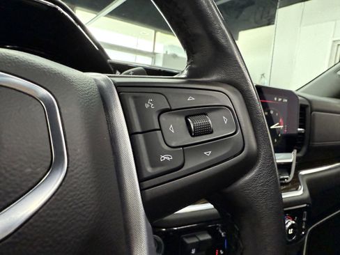 Used 2022 GMC Sierra 1500 Elevation w/ Preferred Package image 17