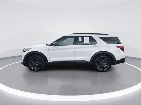 Used 2025 Ford Explorer ST-Line w/ ST-Line Street Pack AWD/4WD image 5